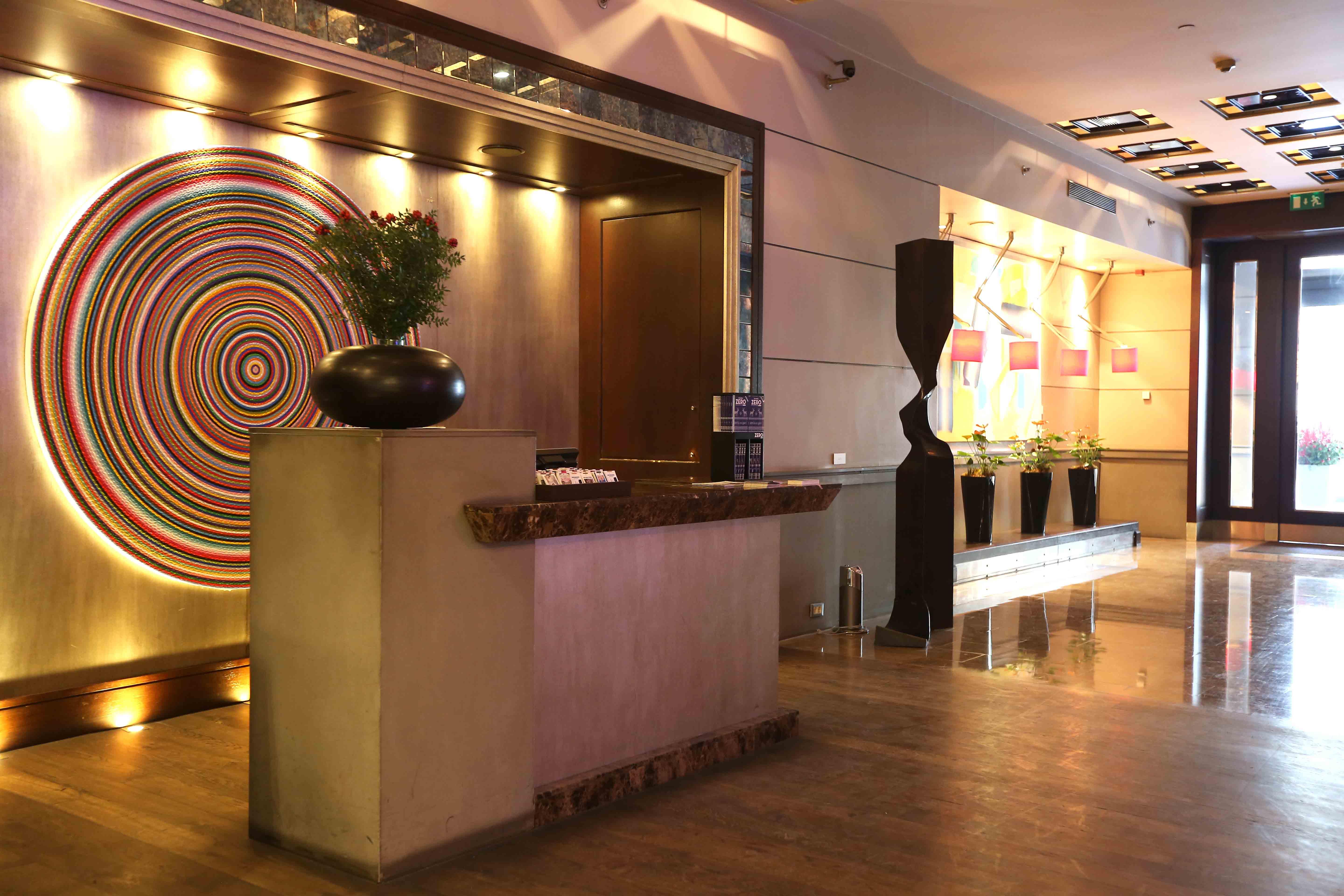 The Stay Boulevard Nisantasi Istanboel Buitenkant foto The lobby of the hotel