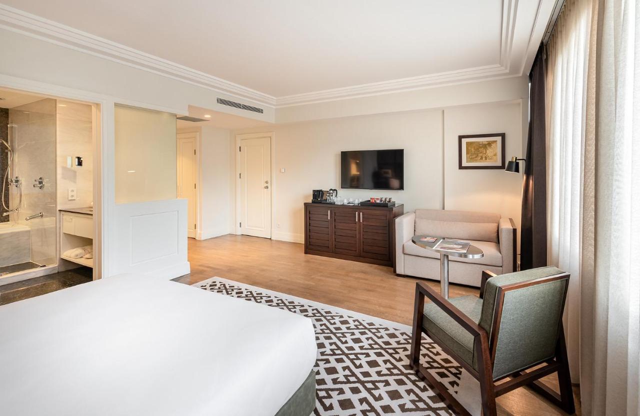 The Stay Boulevard Nisantasi Istanboel Buitenkant foto A room at the hotel