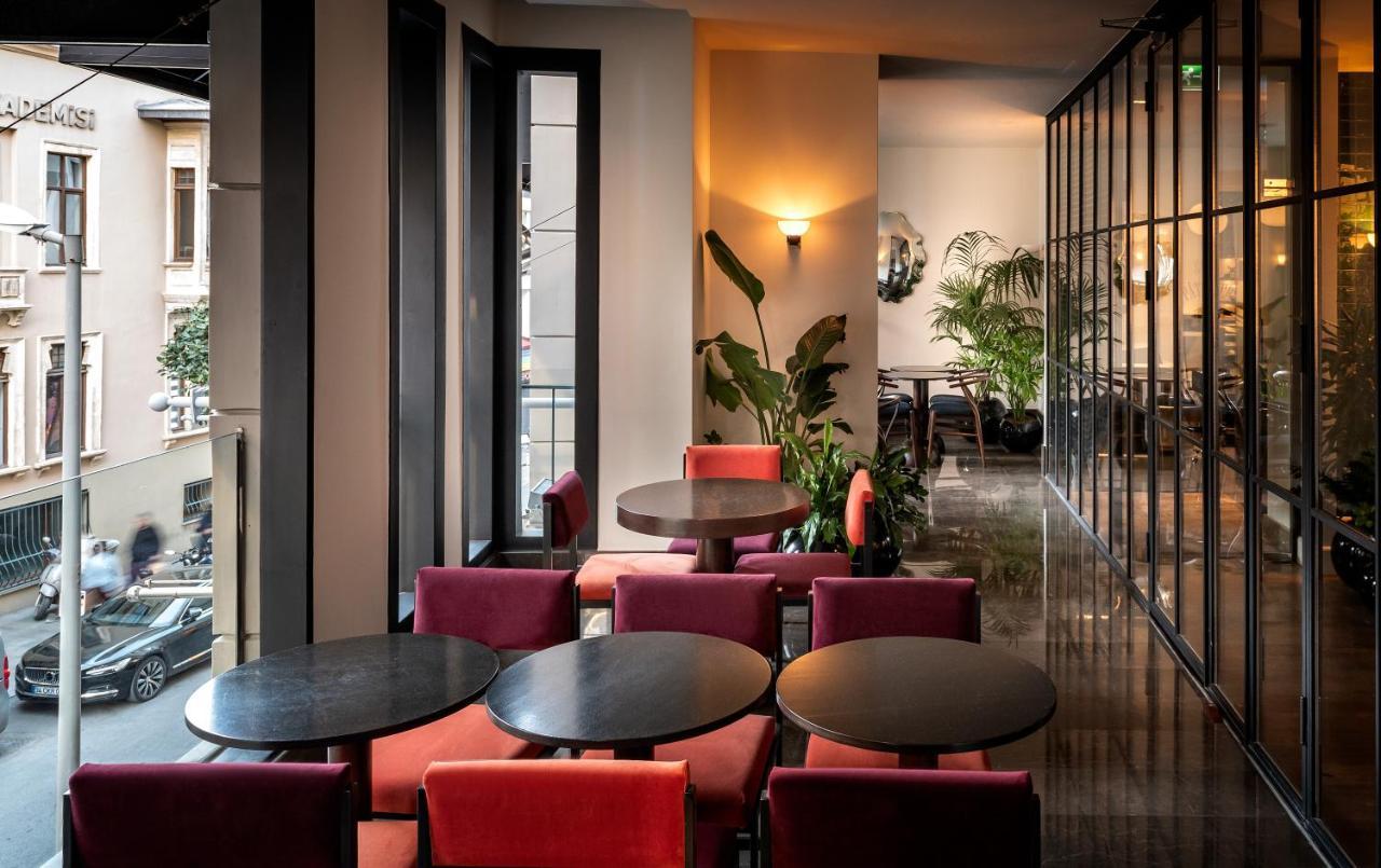 The Stay Boulevard Nisantasi Istanboel Buitenkant foto The interior of the hotel