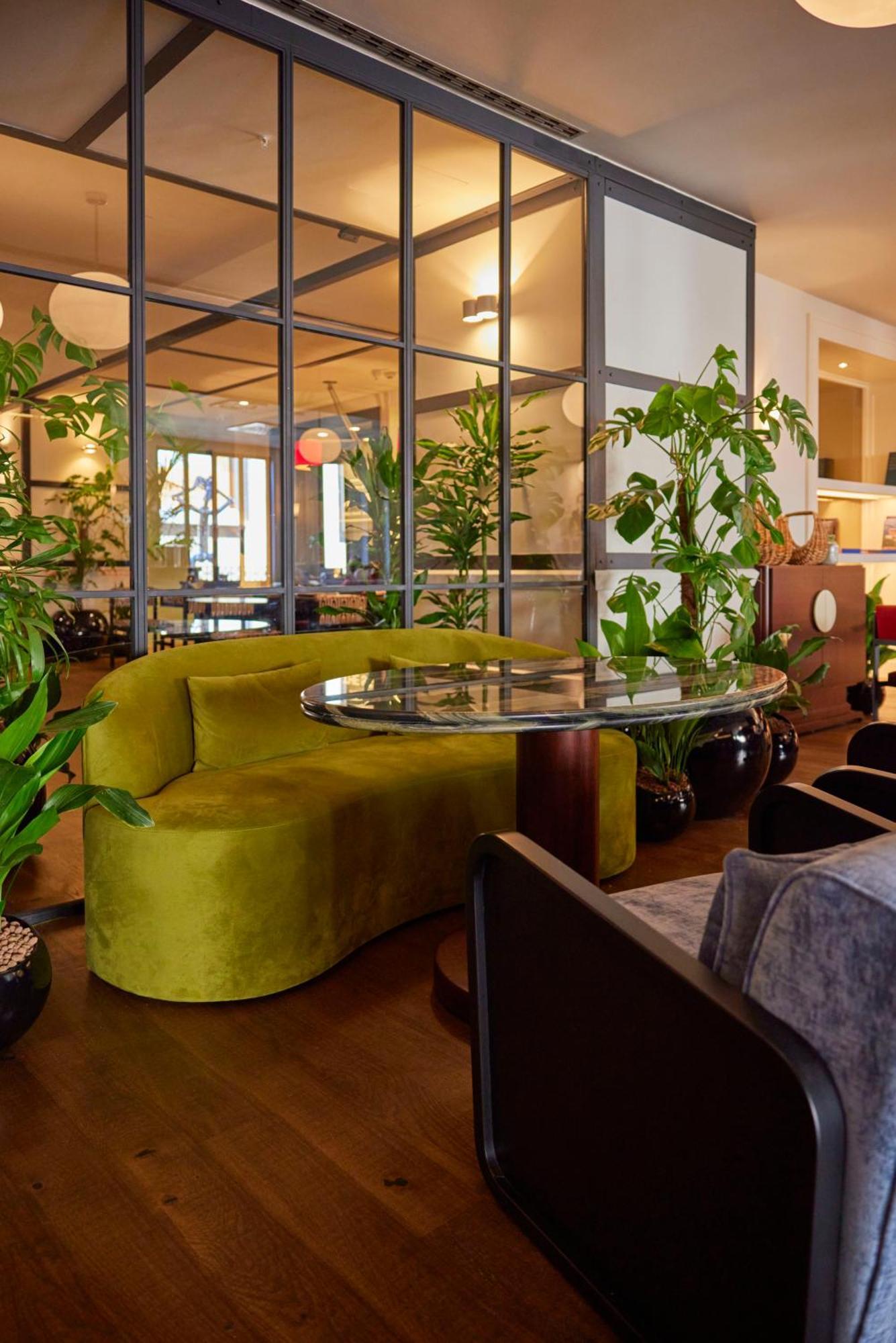 The Stay Boulevard Nisantasi Istanboel Buitenkant foto The interior of the restaurant